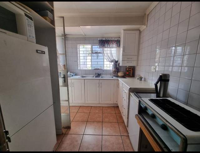 4 BEDROOM HOUSE FOR SALE IN ALBERTON NORTH